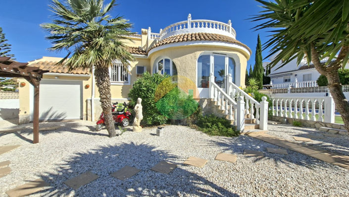 Image No.8-3 Bed Villa for sale