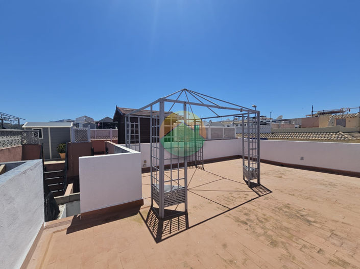 Image No.21-2 Bed Semi-Detached for sale