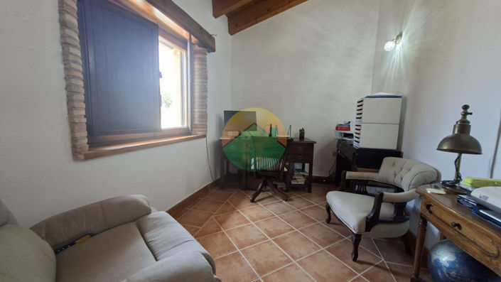 Image No.17-4 Bed House for sale