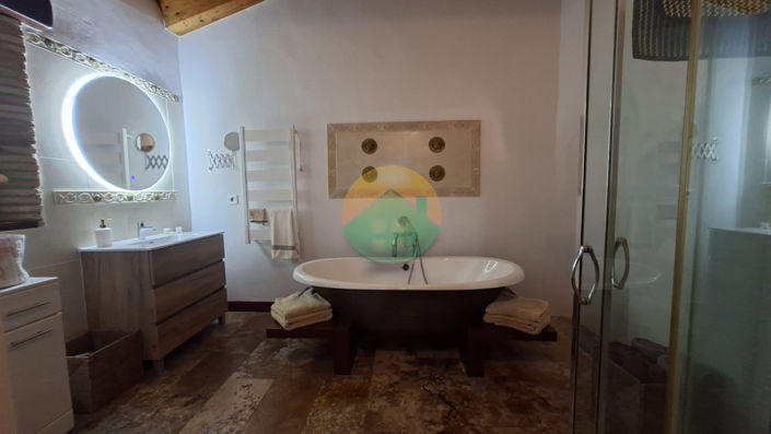 Image No.18-4 Bed House for sale