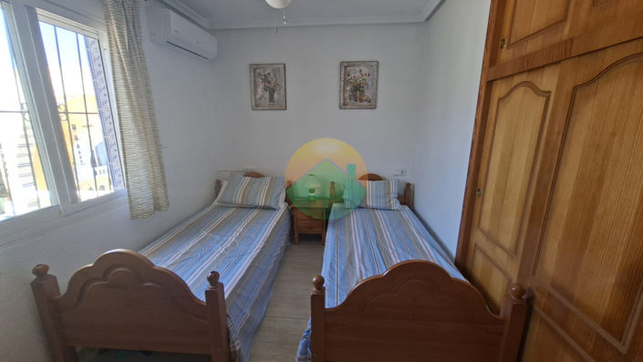 Image No.19-2 Bed House for sale