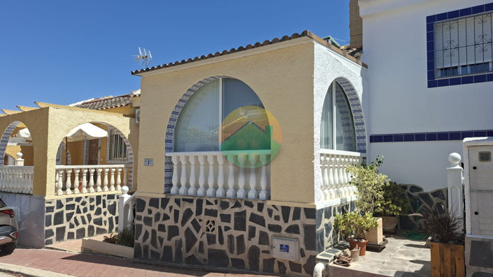 Image No.8-2 Bed House for sale