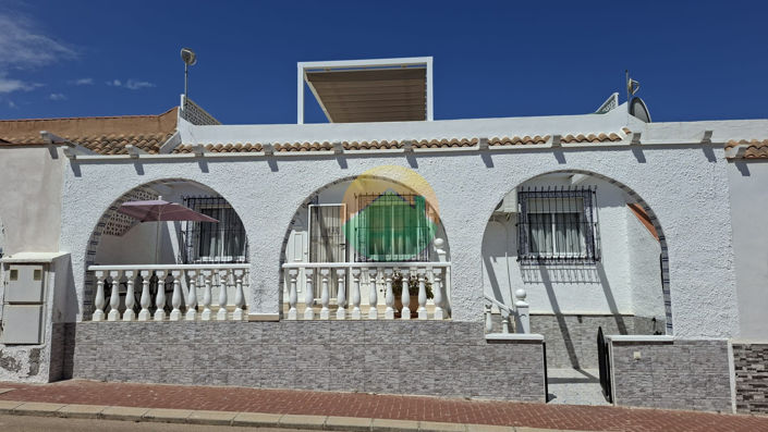 Image No.8-2 Bed House for sale
