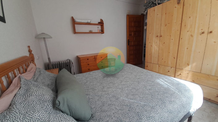 Image No.16-2 Bed Semi-Detached for sale