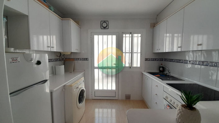 Image No.14-2 Bed House for sale