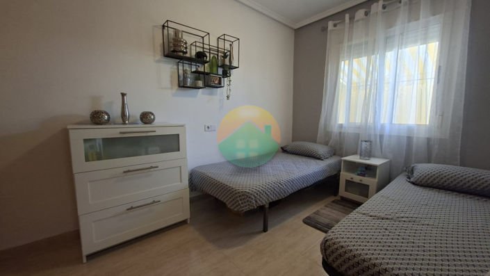 Image No.18-2 Bed House for sale