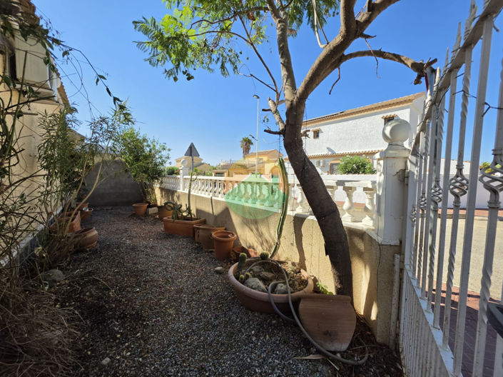 Image No.9-2 Bed Semi-Detached for sale