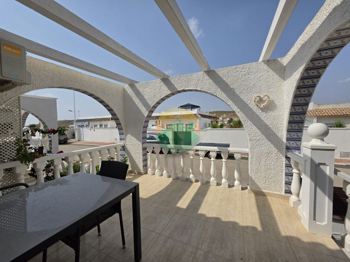 Image No.5-2 Bed House for sale