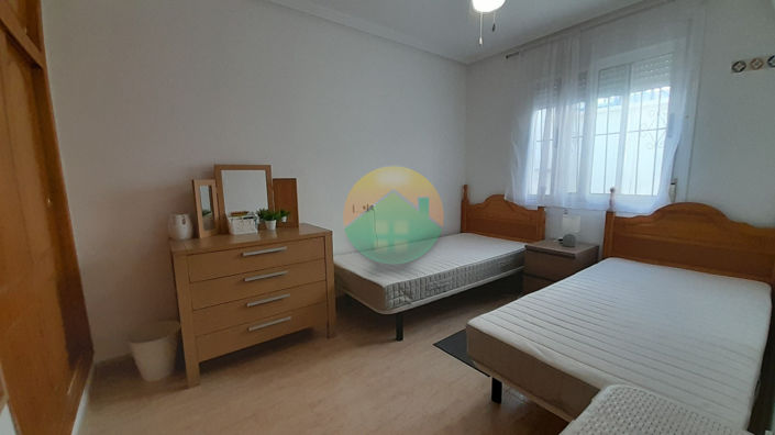 Image No.18-2 Bed House for sale