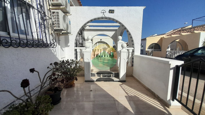 Image No.9-2 Bed House for sale