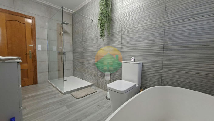 Image No.18-4 Bed Villa for sale
