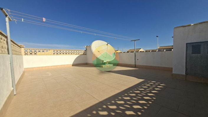 Image No.4-2 Bed House for sale