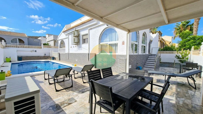 Image No.2-3 Bed Villa for sale