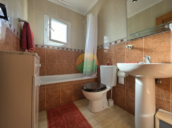 Image No.17-2 Bed Semi-Detached for sale