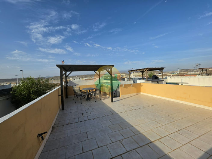 Image No.20-2 Bed Semi-Detached for sale