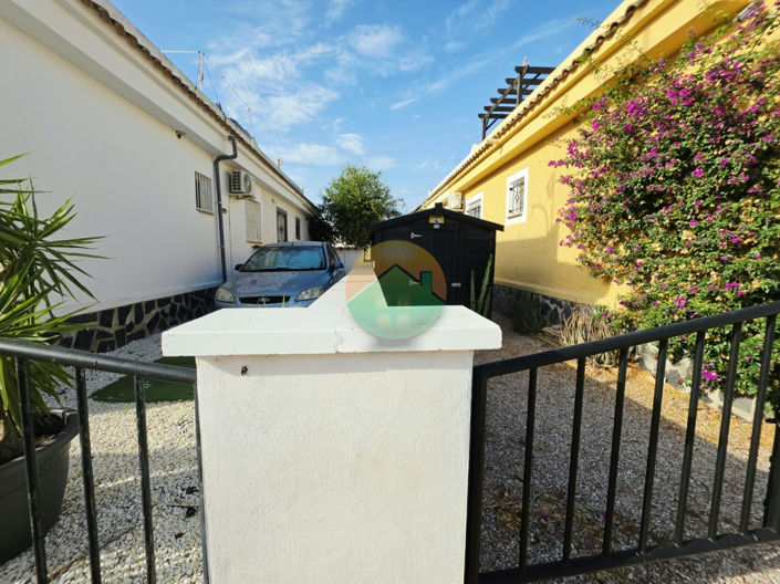 Image No.21-2 Bed Semi-Detached for sale