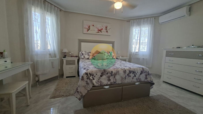 Image No.15-3 Bed Villa for sale