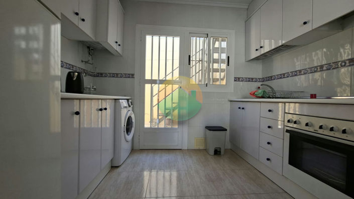 Image No.15-2 Bed House for sale