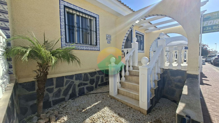 Image No.9-2 Bed House for sale