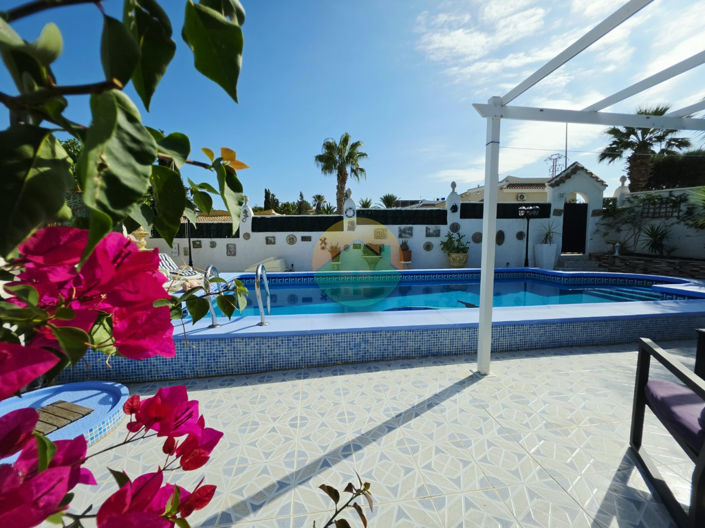 Image No.2-3 Bed Villa for sale