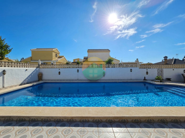 Image No.3-3 Bed Villa for sale