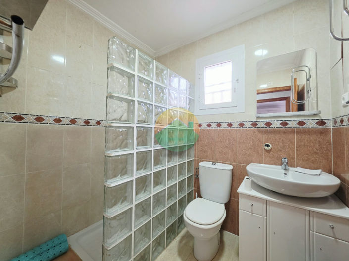 Image No.18-3 Bed House for sale