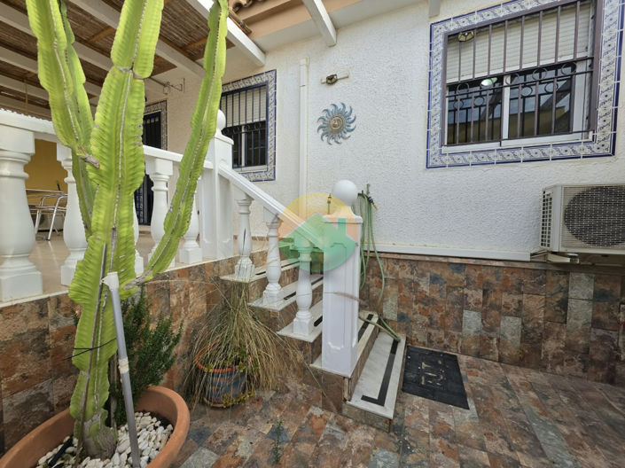 Image No.8-3 Bed House for sale