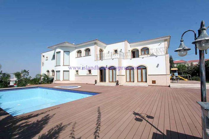 Image No.1-5 Bed Villa / Detached for sale
