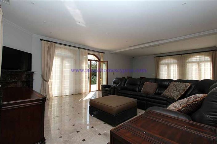 Image No.13-5 Bed Villa / Detached for sale