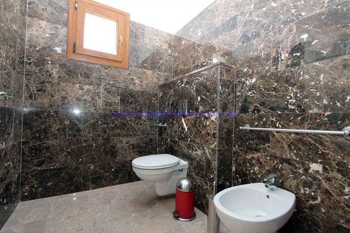 Image No.30-5 Bed Villa / Detached for sale