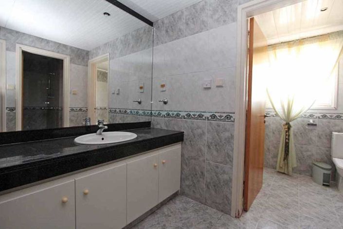 Image No.22-6 Bed Villa / Detached for sale