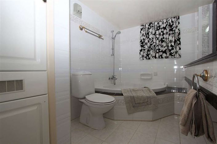 Image No.18-5 Bed Villa / Detached for sale