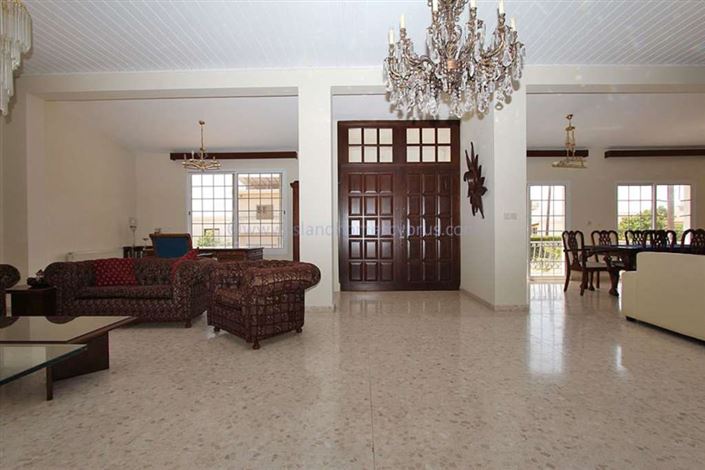 Image No.2-5 Bed Villa / Detached for sale