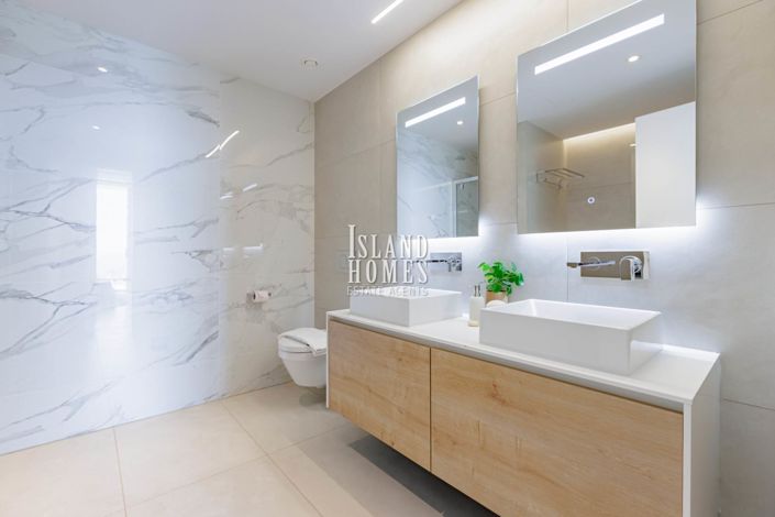 Image No.17-5 Bed Penthouse for sale