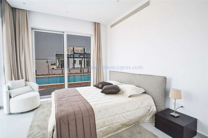 Image No.14-6 Bed Villa / Detached for sale