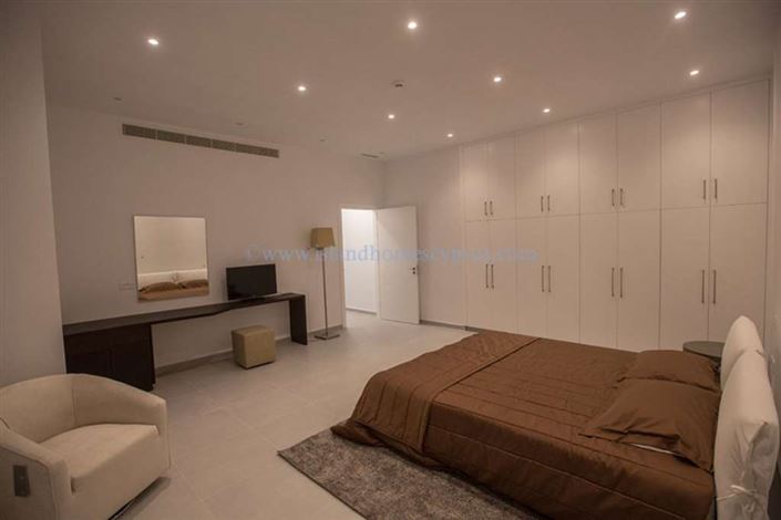 Image No.23-6 Bed Villa / Detached for sale