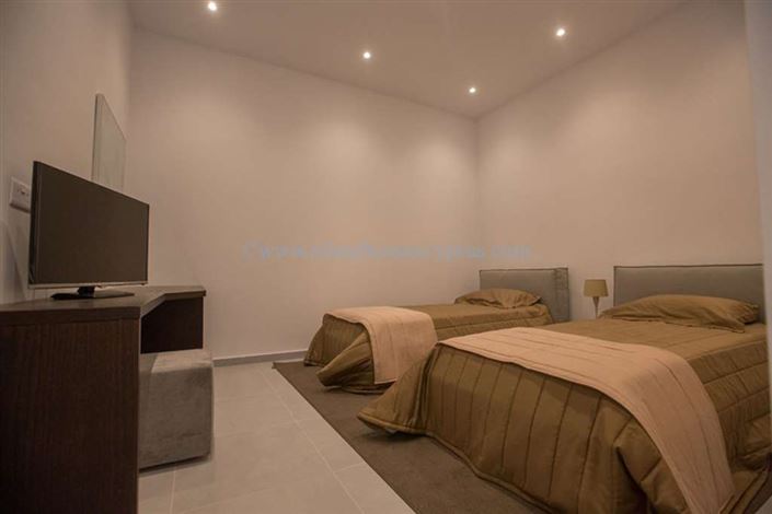 Image No.28-6 Bed Villa / Detached for sale