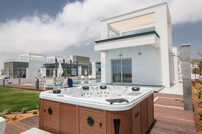 Image No.3-6 Bed Villa / Detached for sale