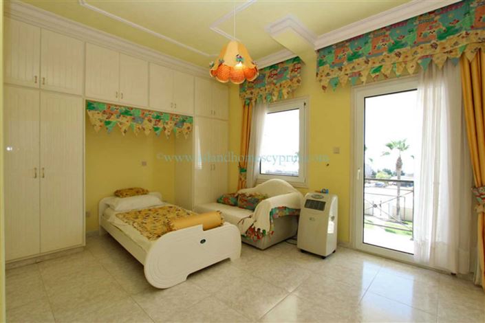 Image No.31-5 Bed Villa / Detached for sale