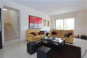 Image No.9-Villa / Détaché de 5 chambres à vendre à Famagusta