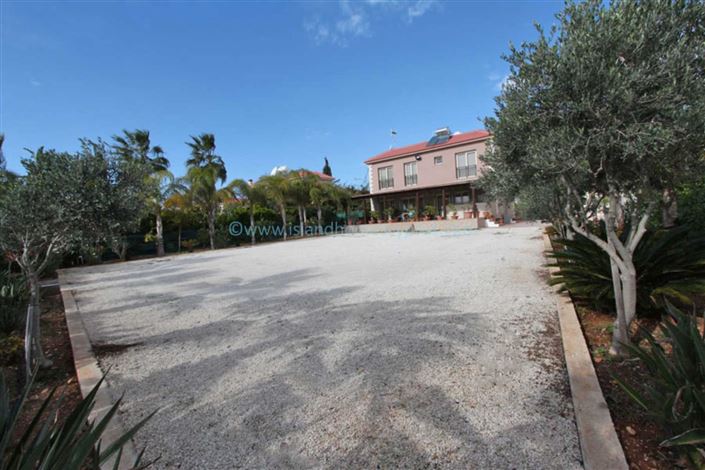 Image No.24-4 Bed Villa / Detached for sale