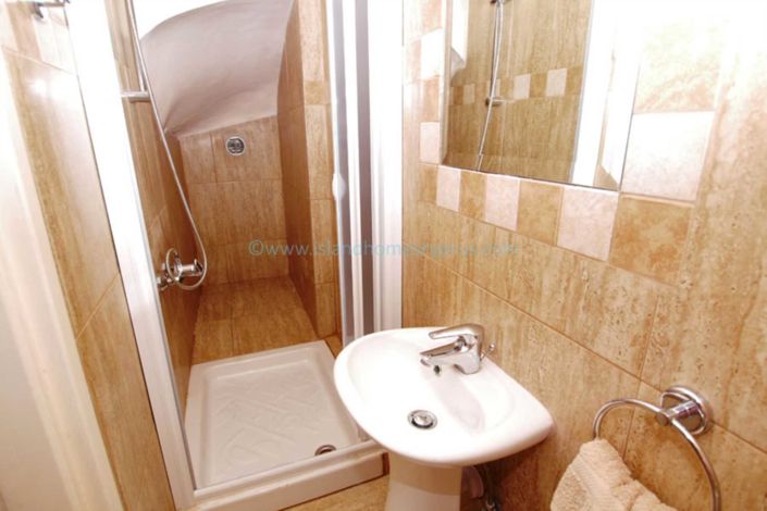 Image No.15-3 Bed Property for sale