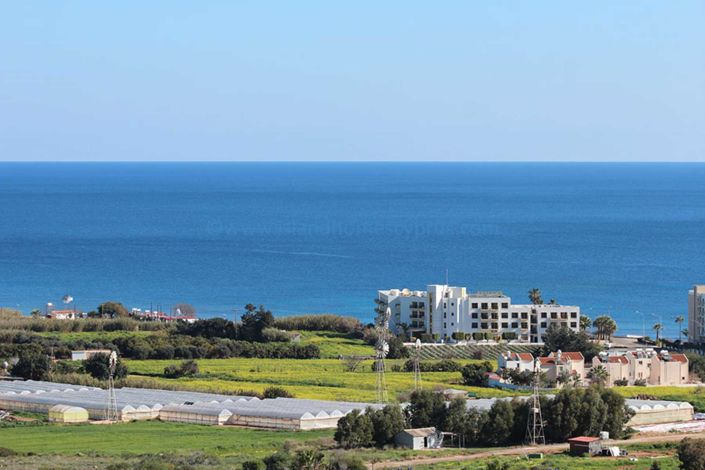 Image No.28-3 Bed Property for sale
