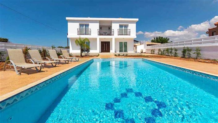 Image No.1-4 Bed Villa / Detached for sale