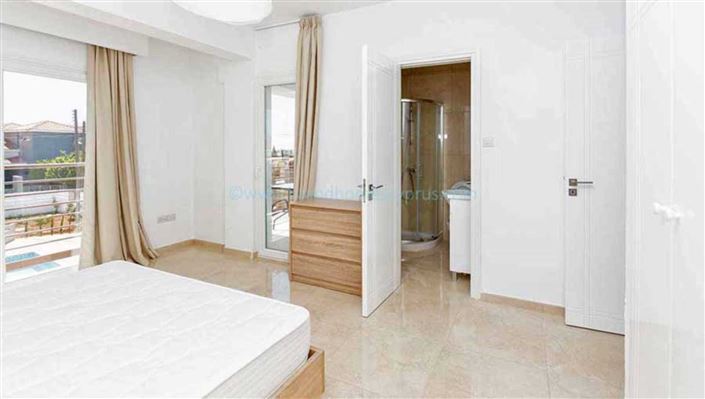 Image No.18-4 Bed Villa / Detached for sale