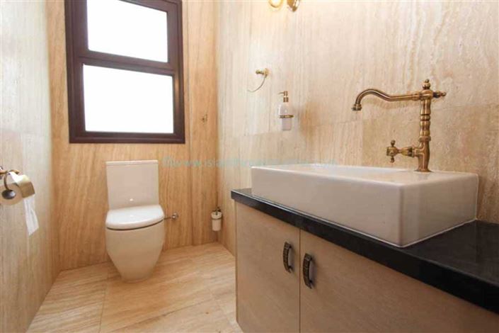 Image No.12-4 Bed Villa / Detached for sale