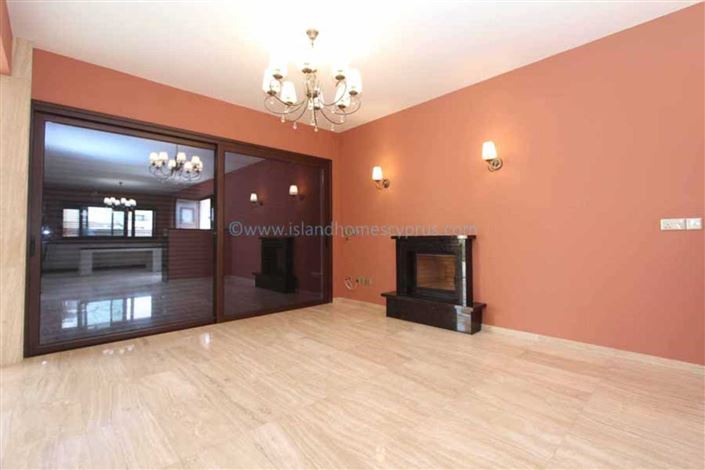 Image No.8-4 Bed Villa / Detached for sale