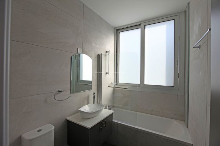 Image No.21-4 Bed Villa / Detached for sale