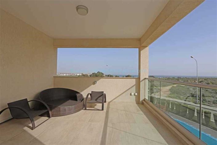 Image No.16-7 Bed Villa / Detached for sale