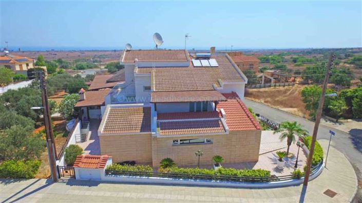 Image No.17-5 Bed Villa / Detached for sale